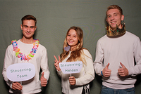 Azubi-Interview: Ein Rückblick auf drei spannende Jahre Drei Azubis schauen in die Kamera.