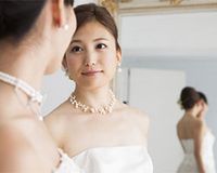 Steuerklassen bei eingetragenen Lebenspartnerschaften Zwei Frauen gehen eine eingetragene Lebenspartnerschaft ein.