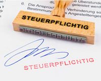 Stempel mit der Aufschrift "Steuerpflichtig"